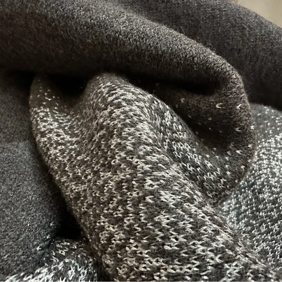 Ann Taylor Gray Knit Poncho - Picture 6 of 12